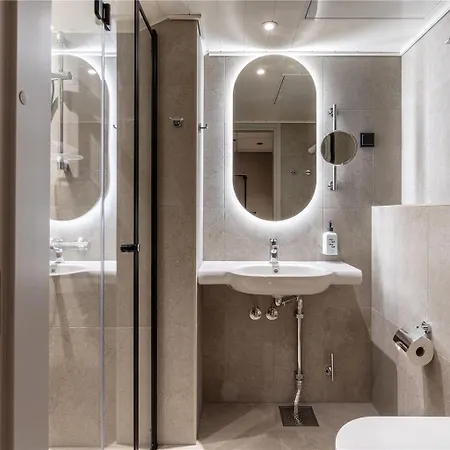 Scandic Grand Marina 4*